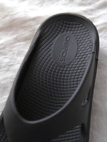 Load image into Gallery viewer, OOFOS シューズ