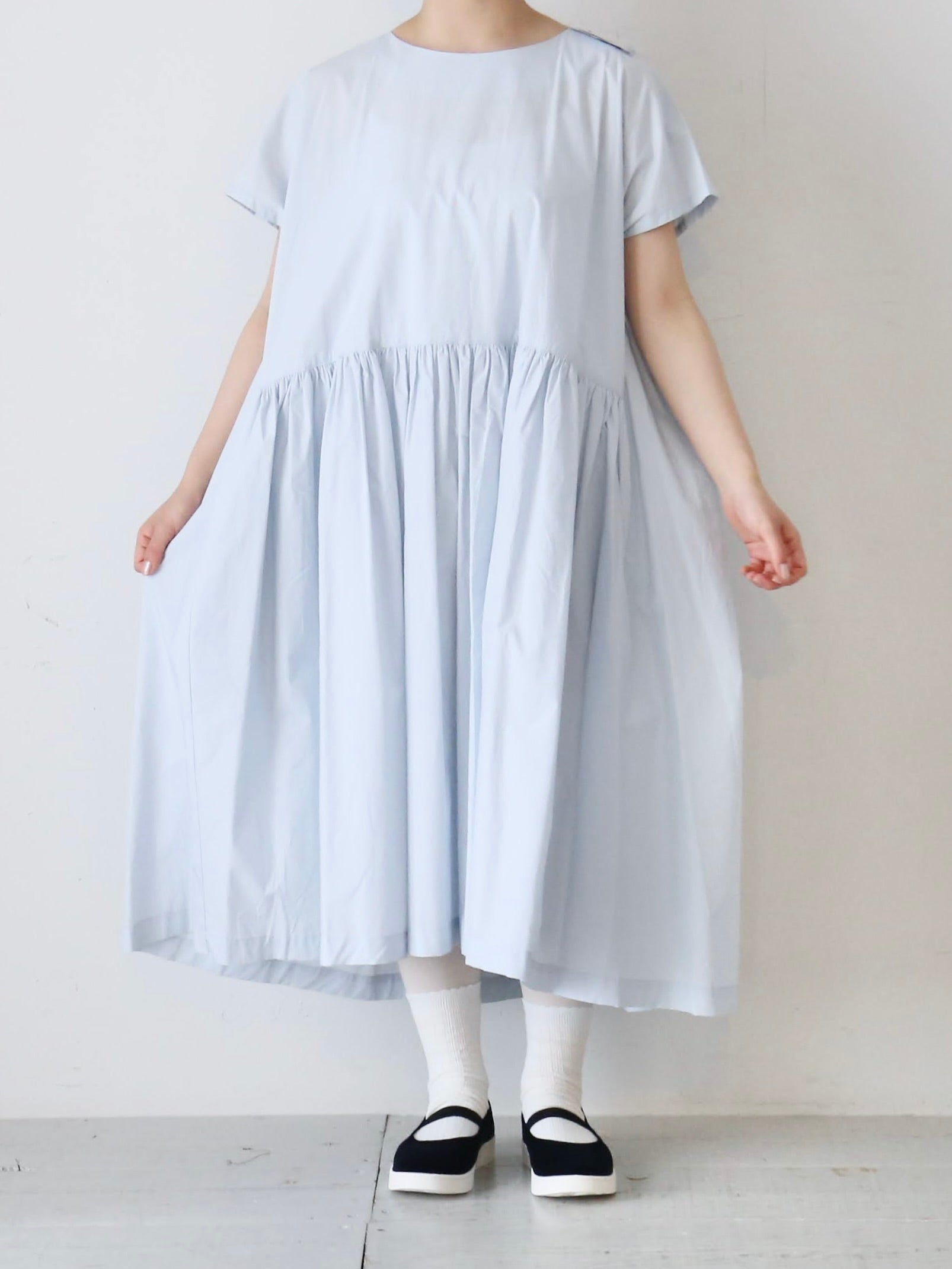 akisaka フレンチスリーブドレス [Ca-O002]