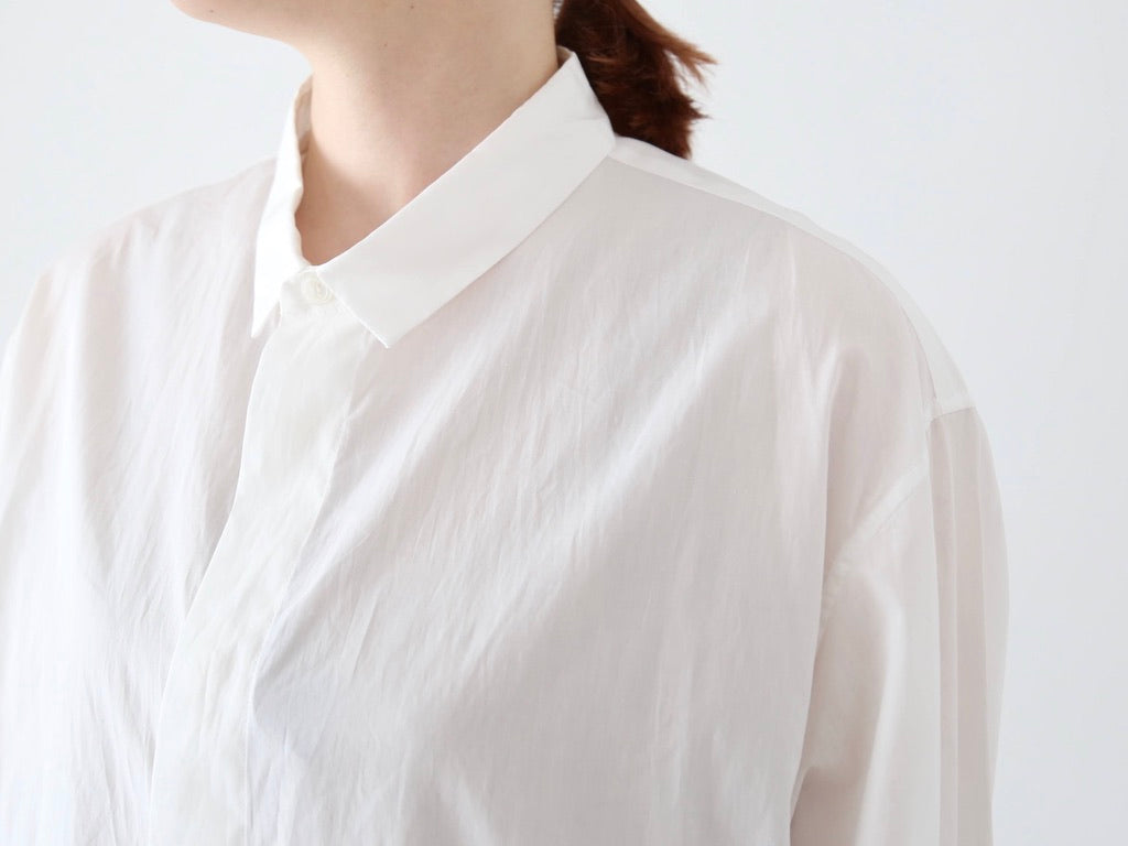 【検証】白シャツに合わせるインナーはこの色！透けにくいおすすめカラー