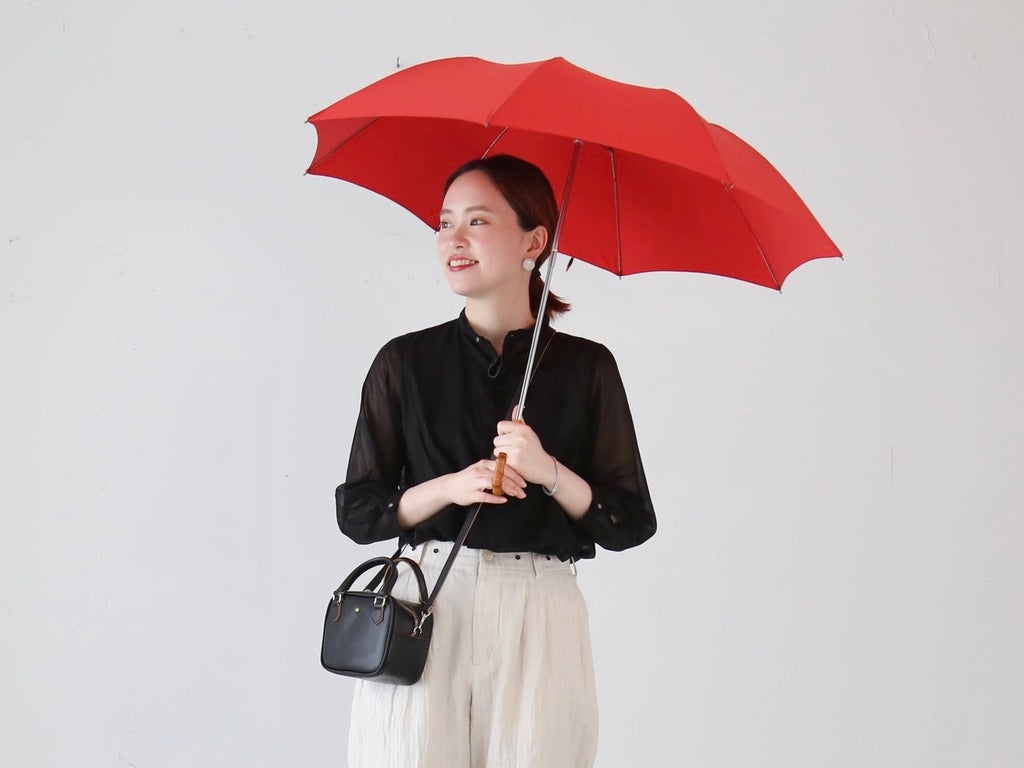 梅雨も楽しむ！ジメジメした季節にも快適な雨の日コーデ☂️