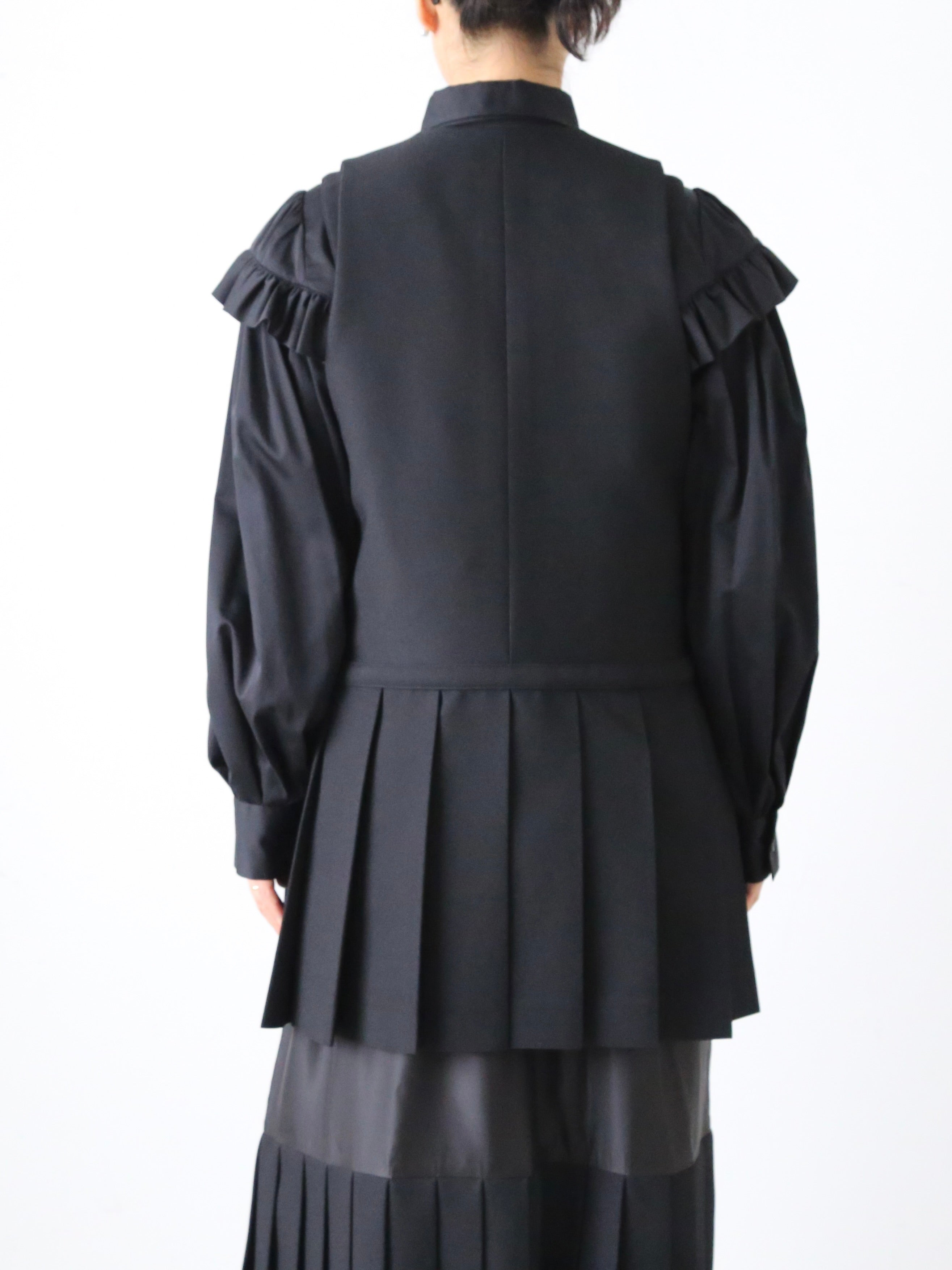 noir kei ninomiya エステルギャバジンベスト [3R-A005-051] – CREER