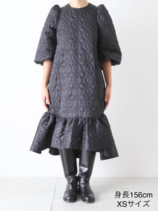 ケイニノミヤ　ブラックキルトワンピース noir kei ninomiya エステルツイル キルト ワンピース パフスリーブ