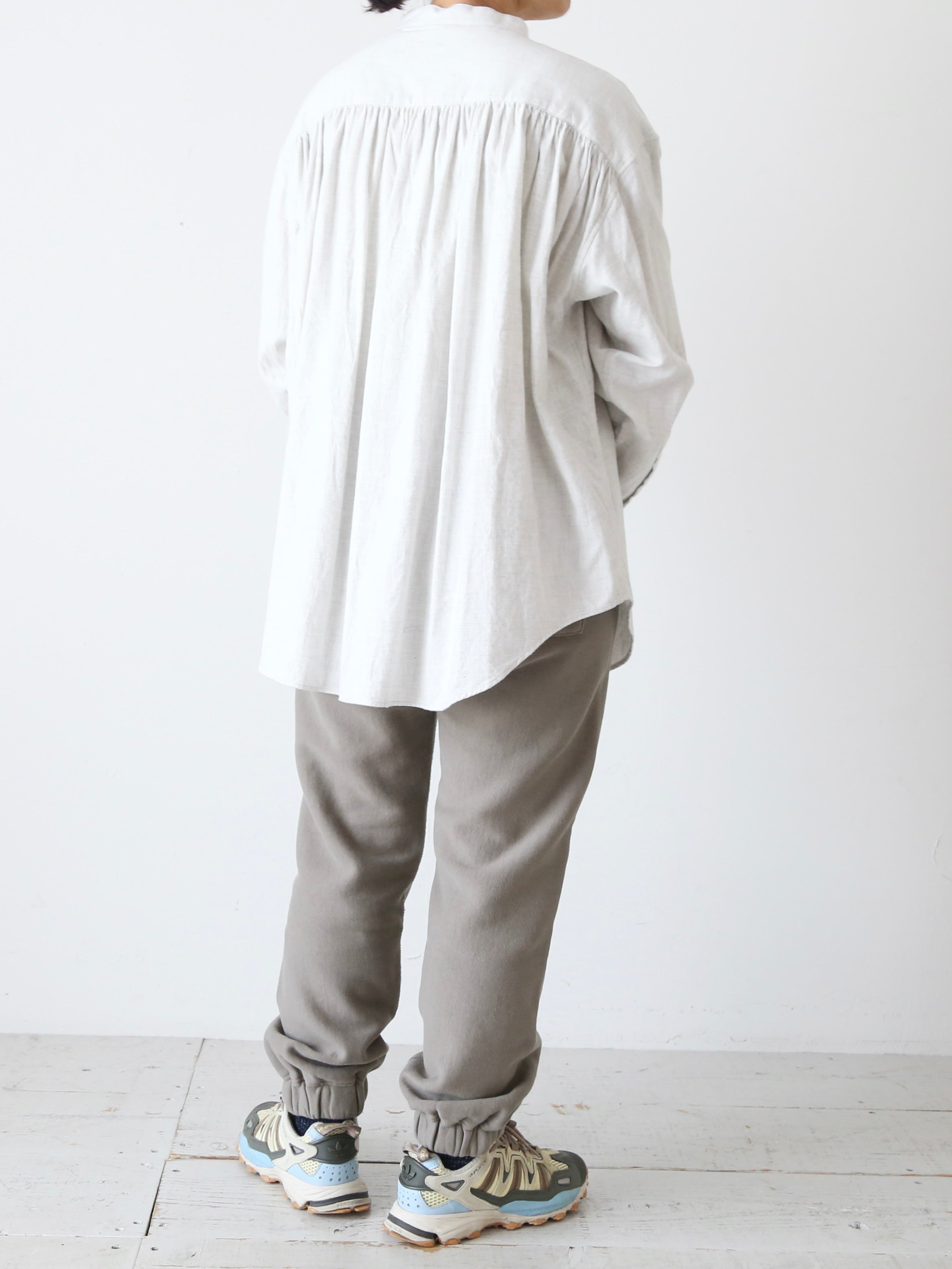 TOUJOURS バンドカラーバックギャザーシャツ [IM43LS03]