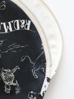 画像をギャラリービューアに読み込む, R&amp;D.M.Co- グラフティサークルポーチ(L) [7951]
