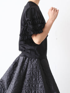 【noir kei ninomiya】フリル付き半袖Tシャツ noir kei ninomiya】フリル付き半袖Tシャツ