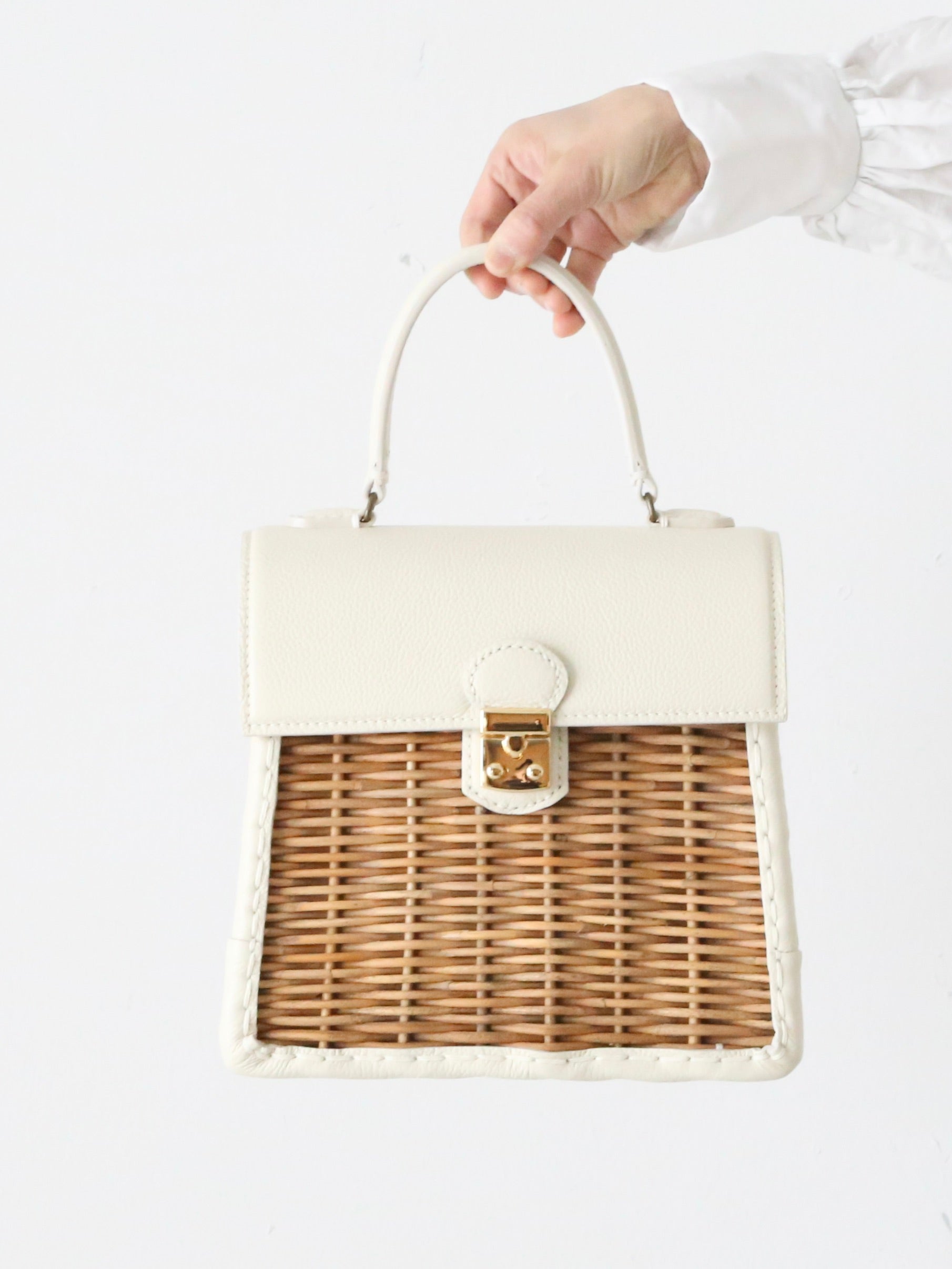 ebagos フニュシュリンク ハンドバッグM イタリアレザー 存在感 – CREER