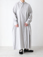 画像をギャラリービューアに読み込む, TOUJOURS バックサイドワンウェイプリーツドシャツドレス [YM43PD04]
