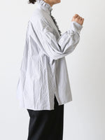 画像をギャラリービューアに読み込む, TOUJOURS バンドカラービショップスリーブラッフルシャツ [YM43PS02]
