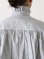 画像をギャラリービューアに読み込む, TOUJOURS バンドカラービショップスリーブラッフルシャツ [YM43PS02]
