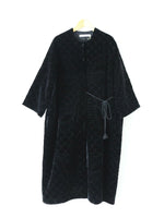 画像をギャラリービューアに読み込む, TOWAVASE  パーマネントトワヴァーズローブ(ベルベット) [30-0022A]
