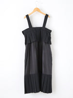 Load image into Gallery viewer, noir kei ninomiya  エステルギャバジンワンピース [3R-O006-051]
