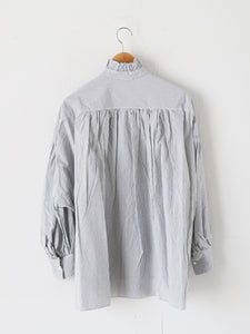 美品 定価57200円 2024AW トゥジュー TOUJOURS バンドカラービショップスリーブラッフルシャツ 2 チョークホワイト【2400014346732】 TOUJOURS バンドカラー ビショップスリーブ ラッフルシャツ