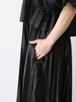 Load image into Gallery viewer, noir kei ninomiya ワンピース
