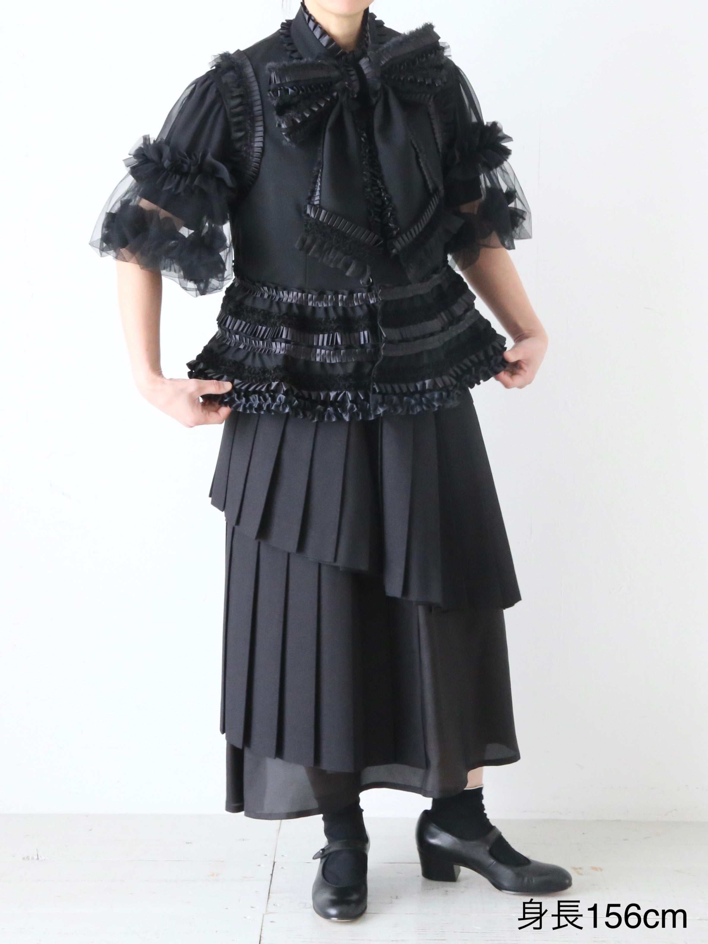 noir kei ninomiya ウール エステル ギャバジン スカート 螺旋プリーツ