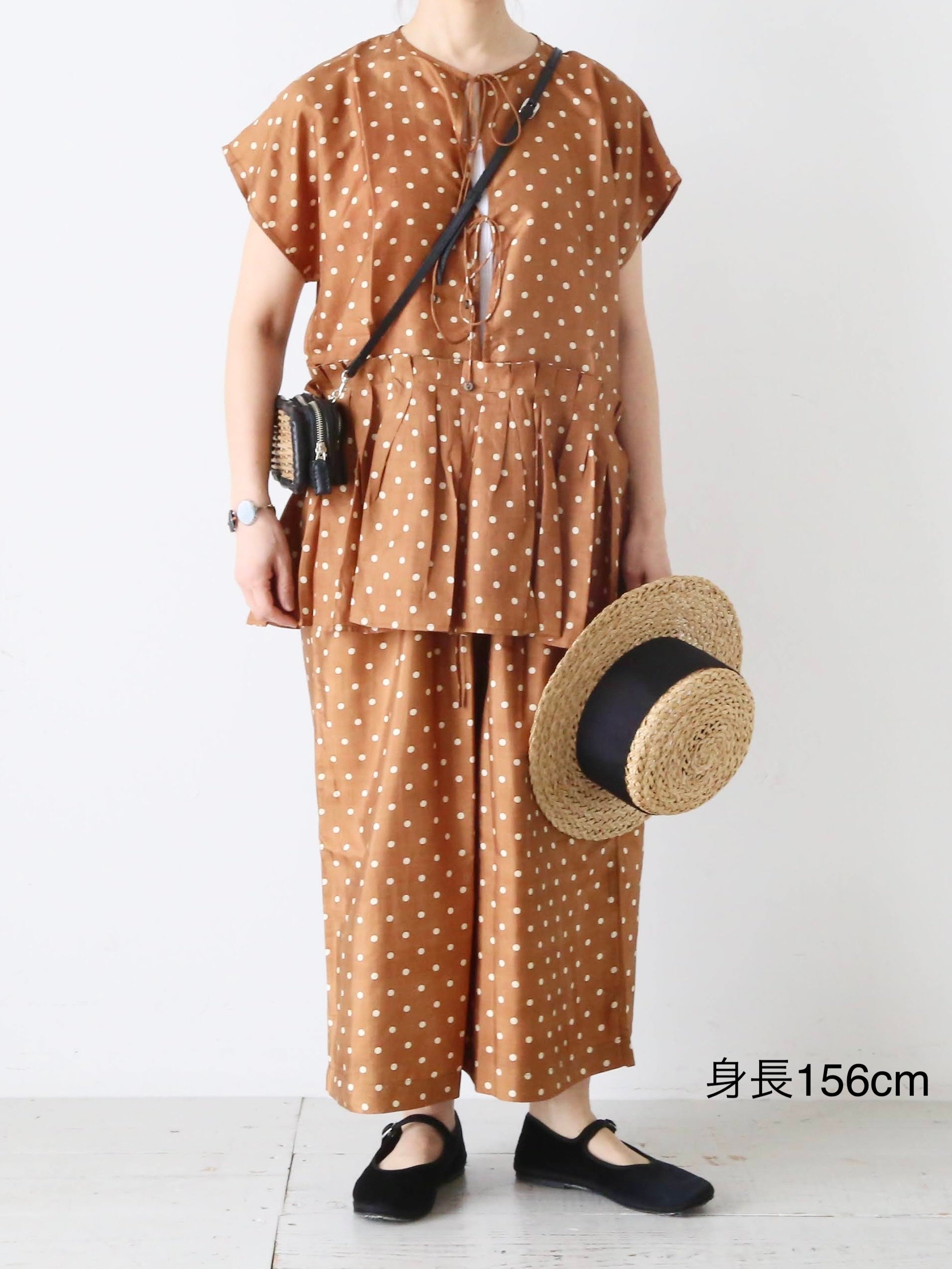 BUNON ブノン　ラッフルカラーブラウス　刺繍　柔らかいインド綿　前開き BUNON ブノン インド手紡ぎカディ 手刺繍 ラウンドカラーブラウス – CREER