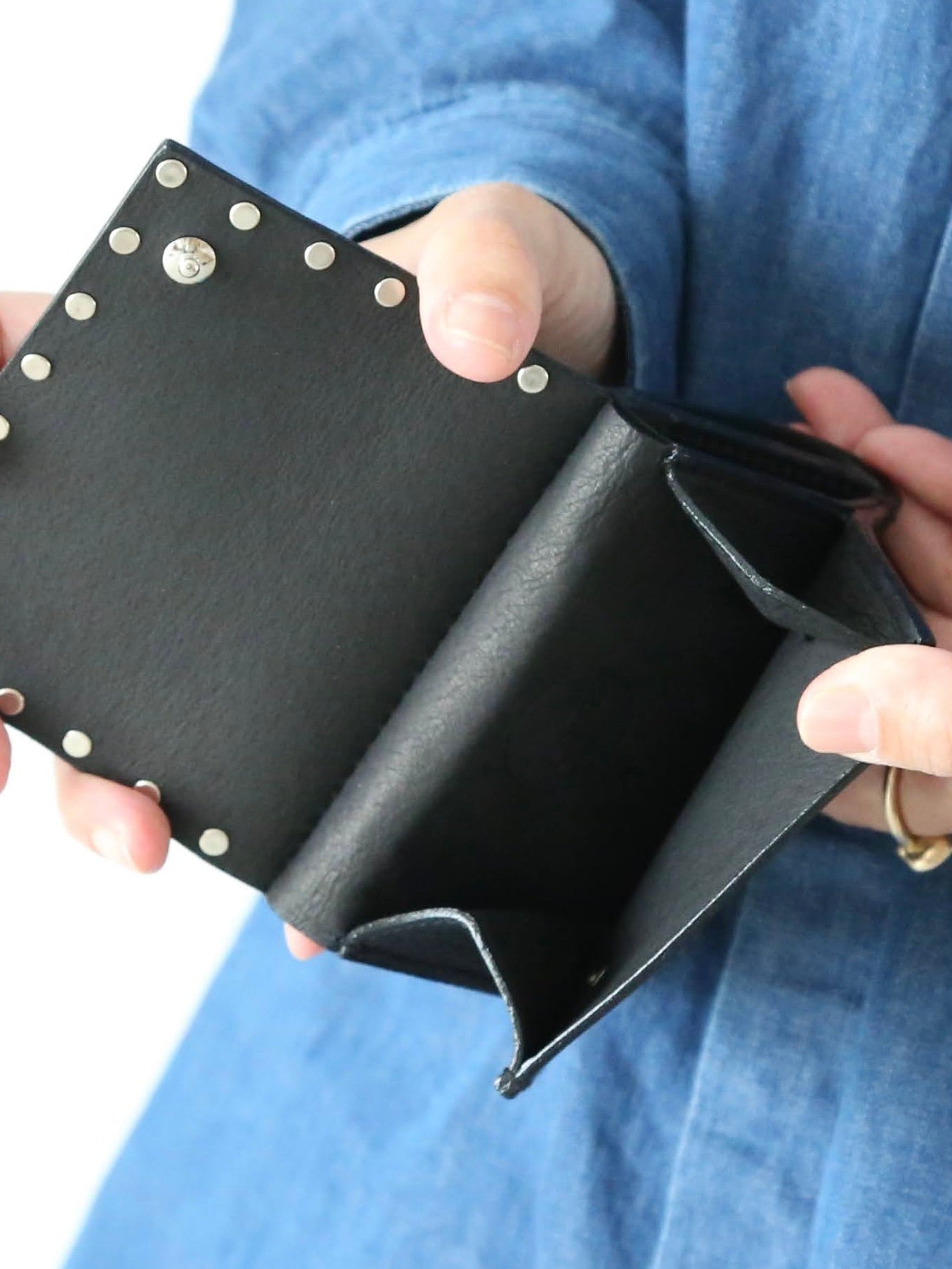 ebagos 三つ折りサイフ オイルショルダー(カシメ＋素押し) [35625]