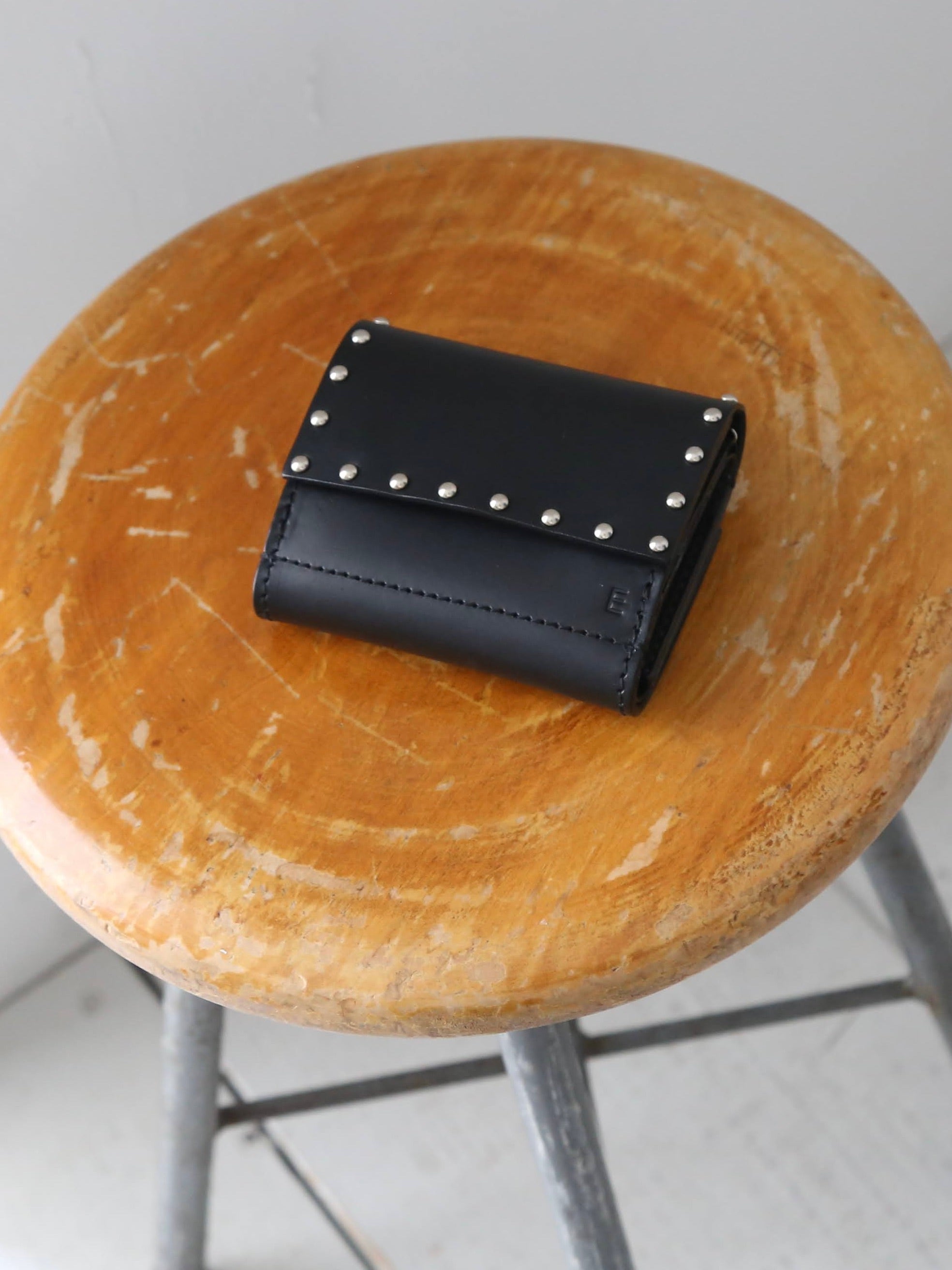 ebagos 三つ折りサイフ オイルショルダー(カシメ＋素押し) [35625]