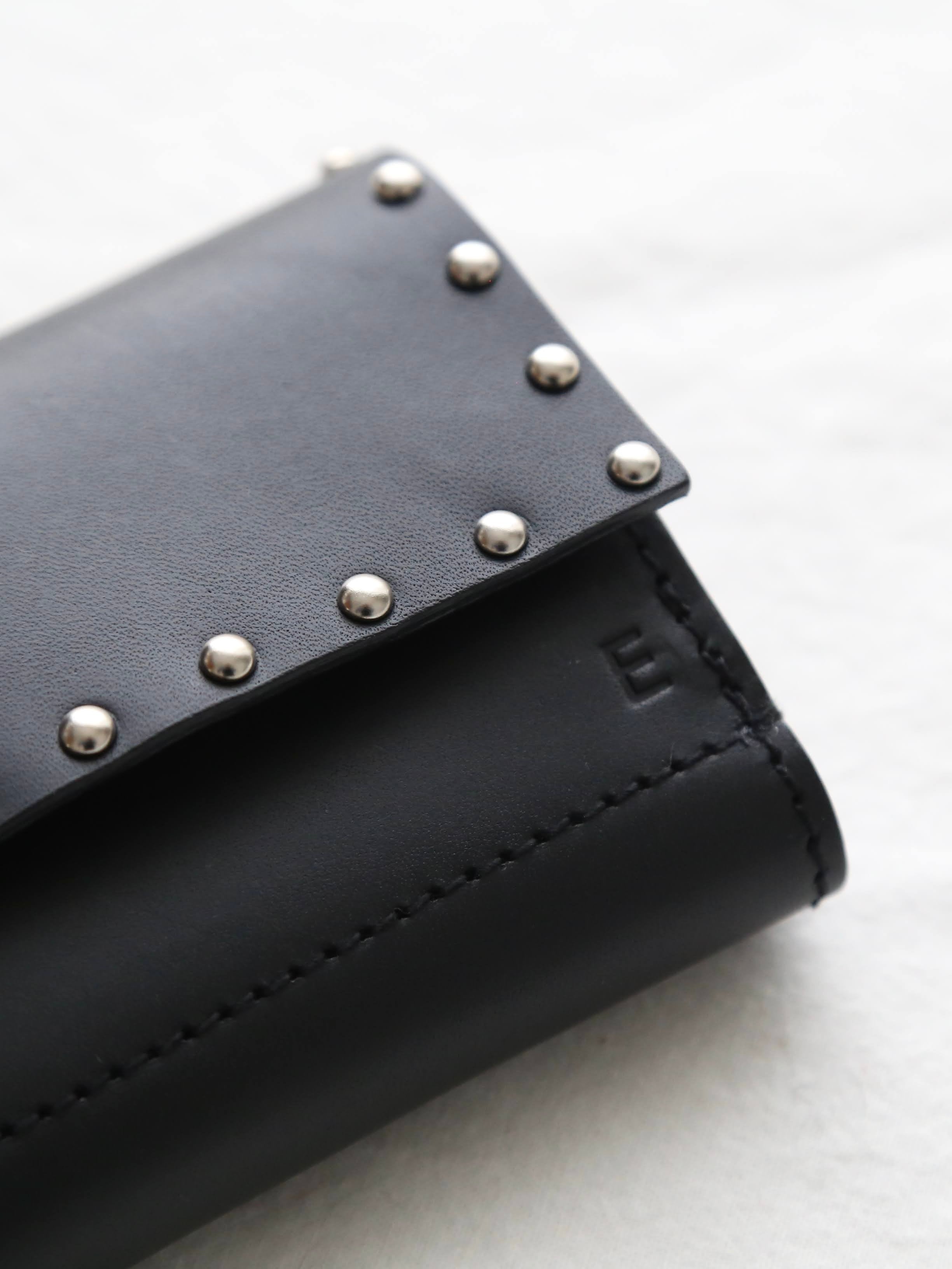 ebagos 三つ折りサイフ オイルショルダー(カシメ＋素押し) [35625]