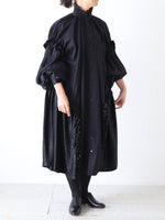 画像をギャラリービューアに読み込む, noir kei ninomiya 綿ブロード×アセテートサテンワンピース [3P-O008-051]
