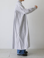 画像をギャラリービューアに読み込む, TOUJOURS バックサイドワンウェイプリーツドシャツドレス [YM43PD04]
