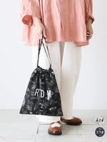 画像をギャラリービューアに読み込む, R&amp;D.M.Co- グラフティドローストリングバッグ(L) [7959]
