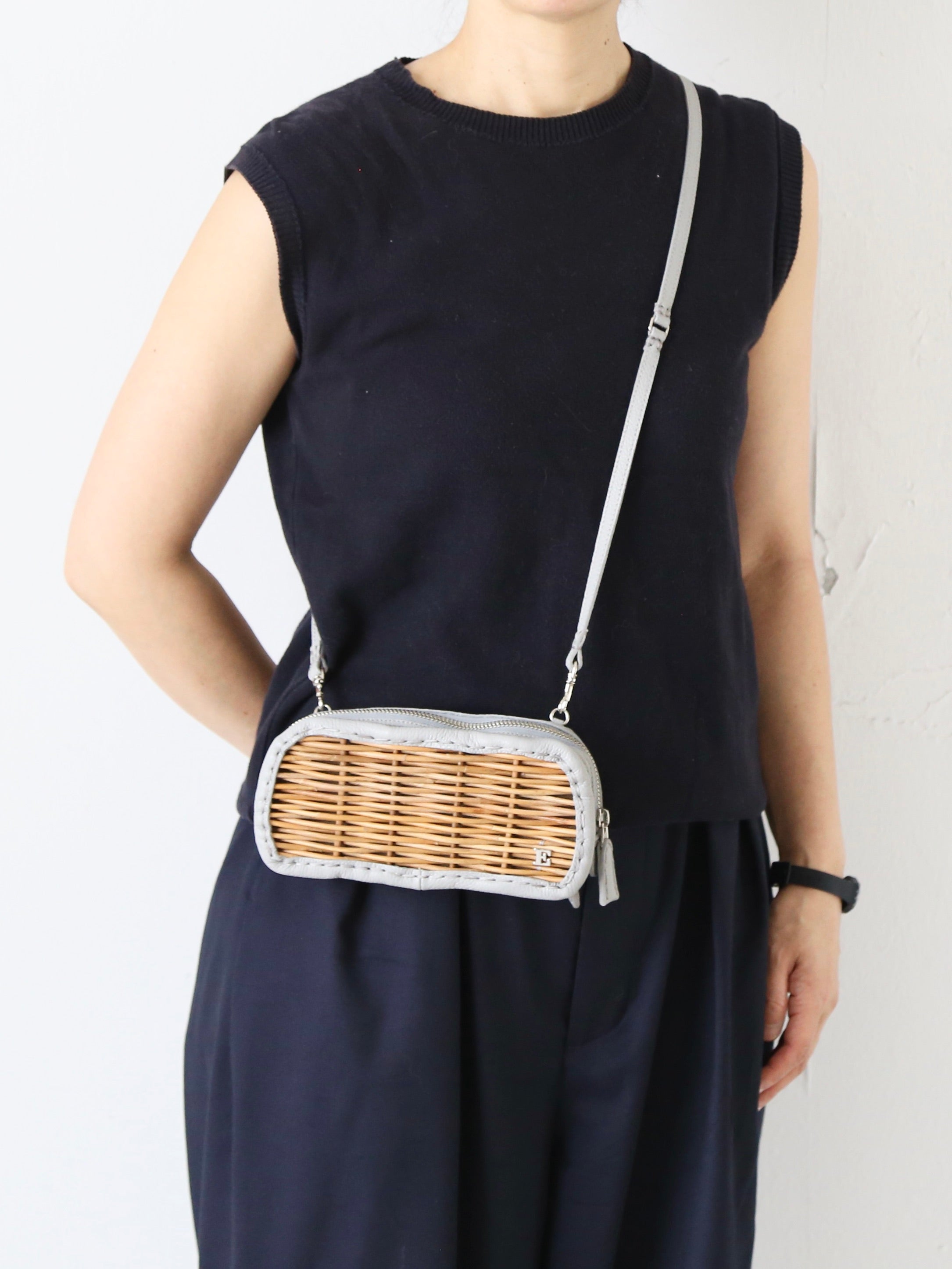 ebagos 籐付き長財布 フニュシュリンク イタリアレザー ブラック – CREER