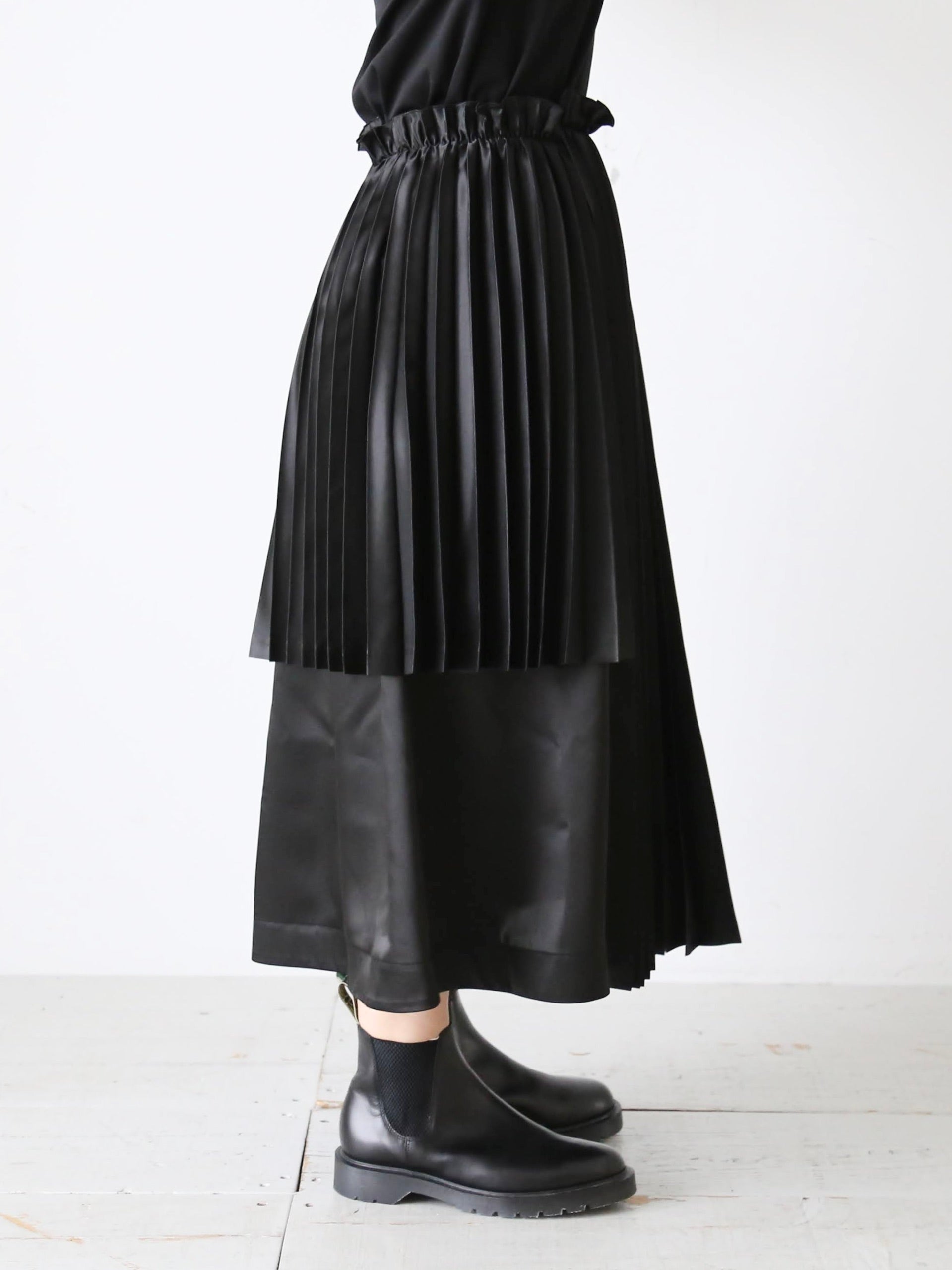 noir kei ninomiya エステルサテンプリーツスカート [3P-S016-051]