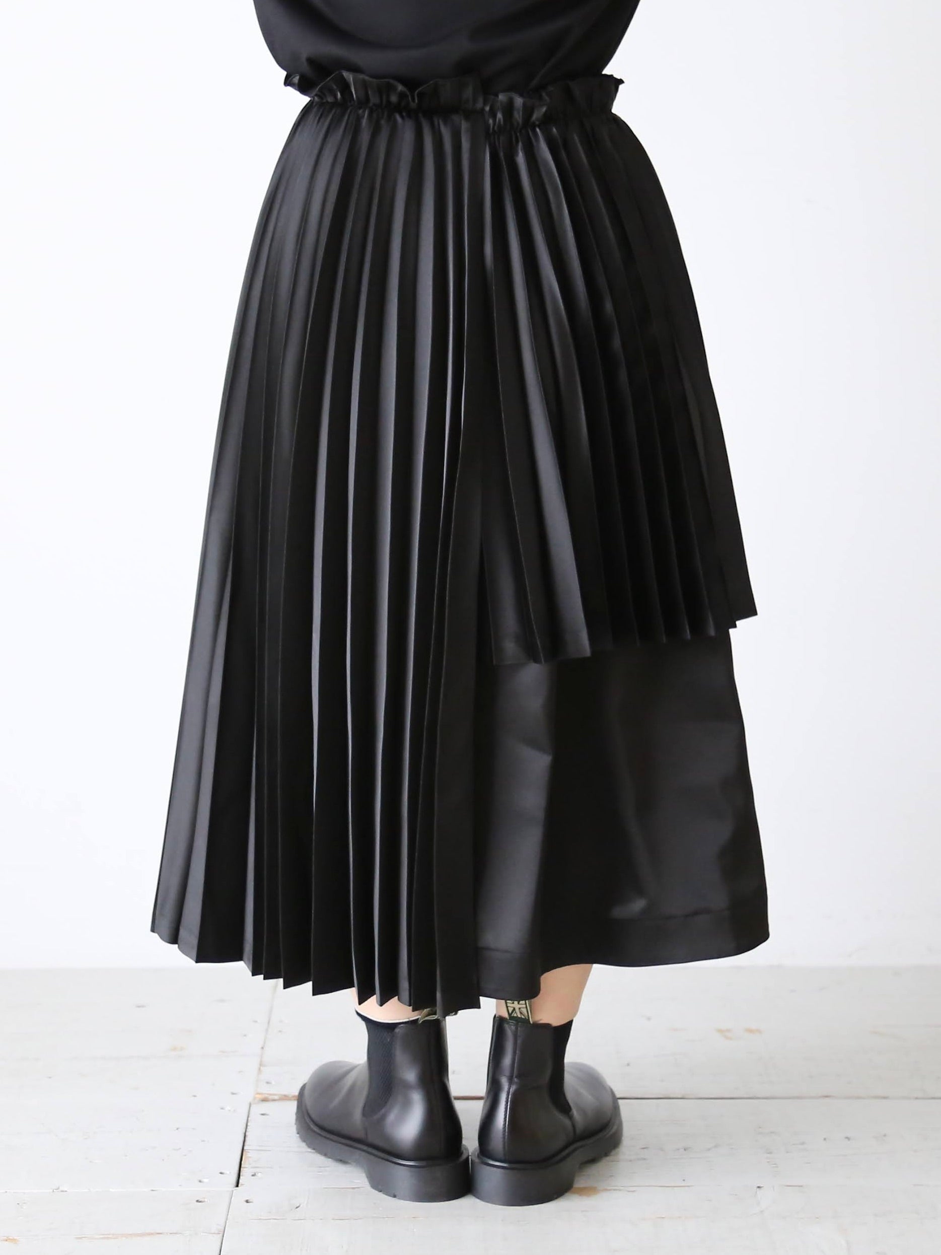 noir kei ninomiya エステルサテンプリーツスカート [3P-S016-051]