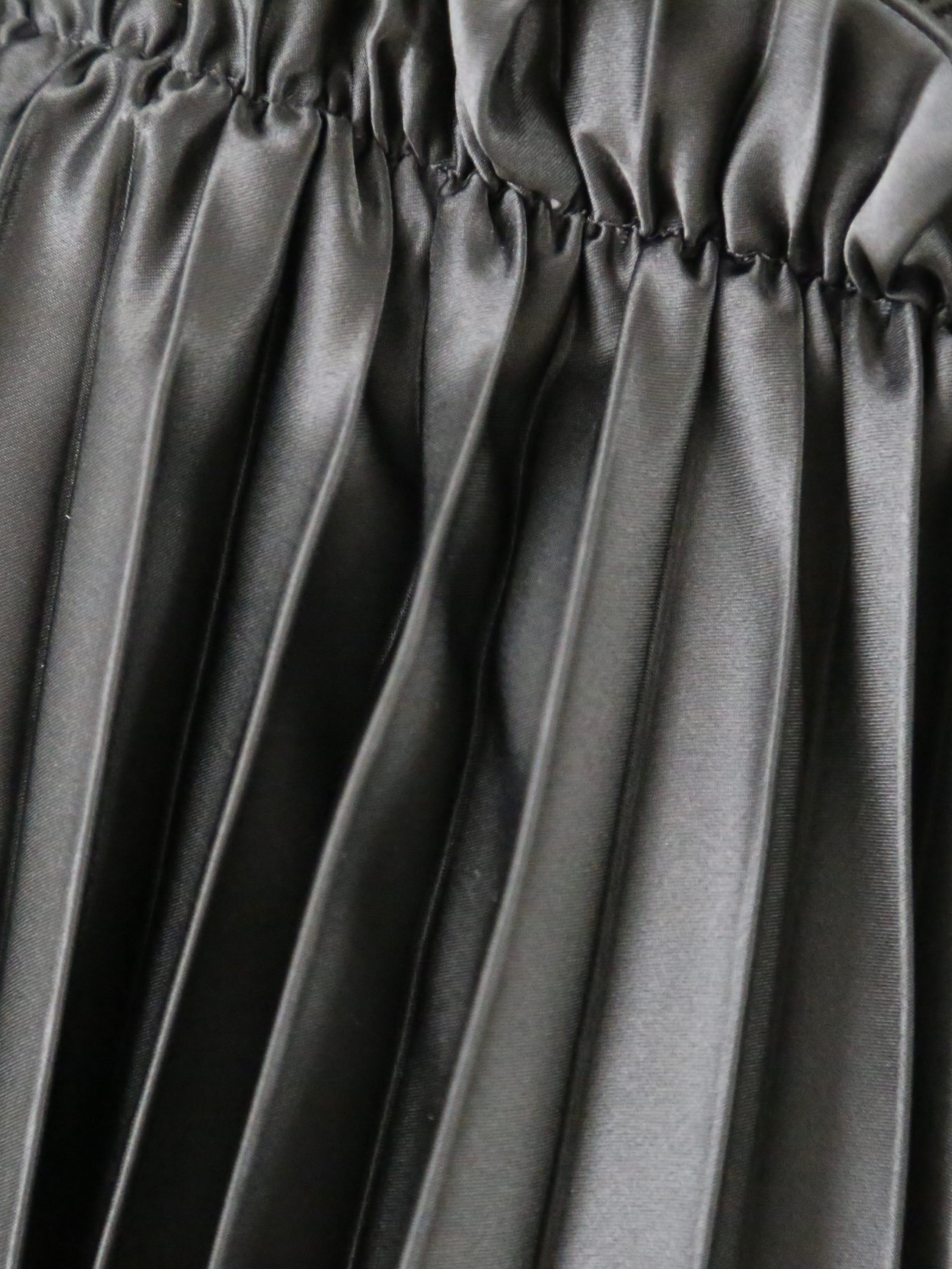 noir kei ninomiya エステルサテンプリーツスカート [3P-S016-051]