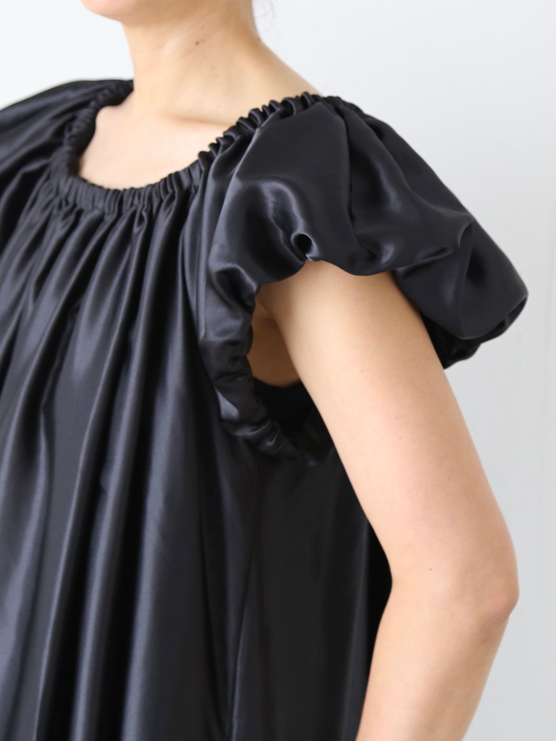 noir kei ninomiya ノワールケイニノミヤ エステルサテンワンピース