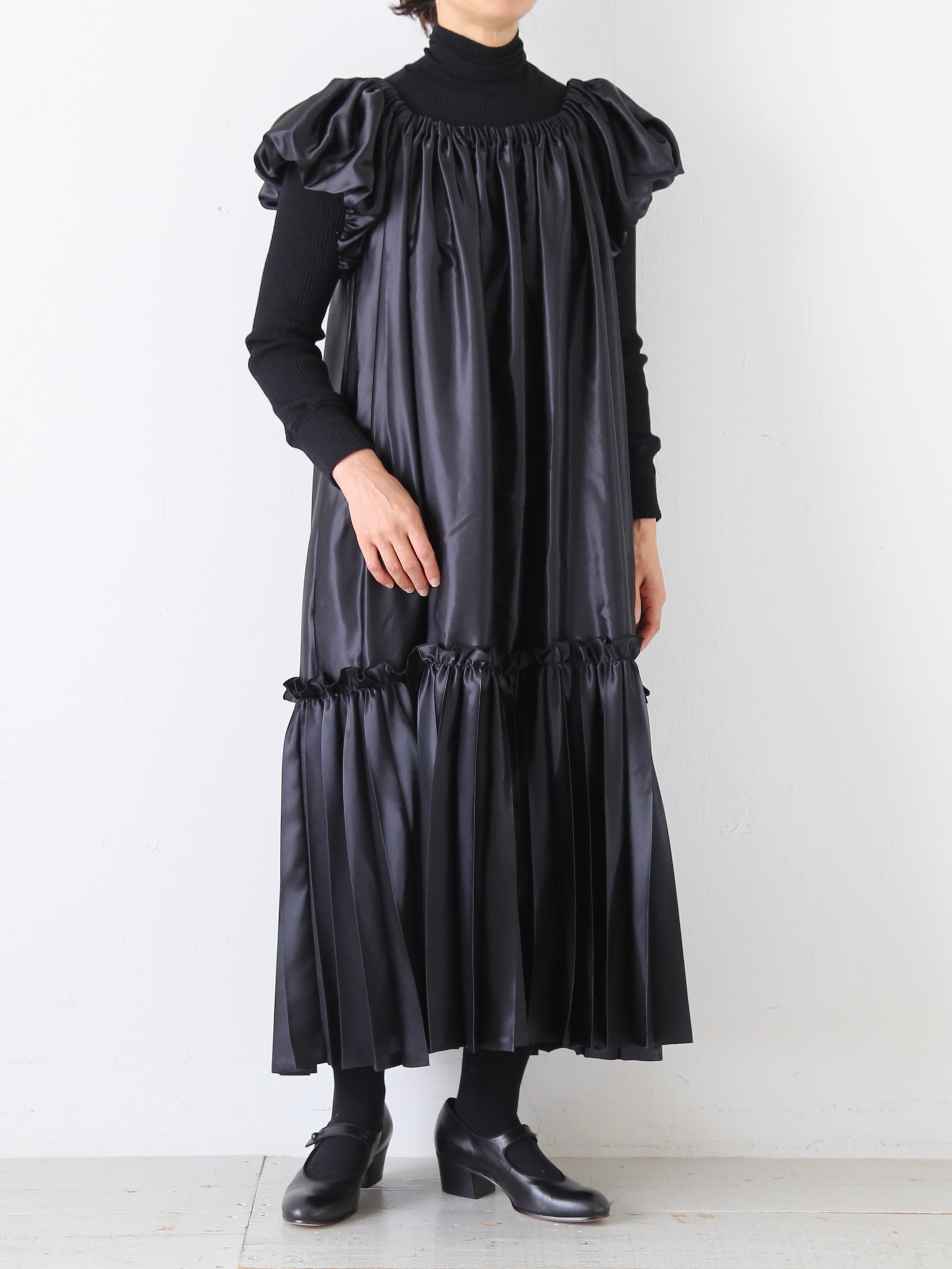 noir kei ninomiya ノワールケイニノミヤ エステルサテンワンピース
