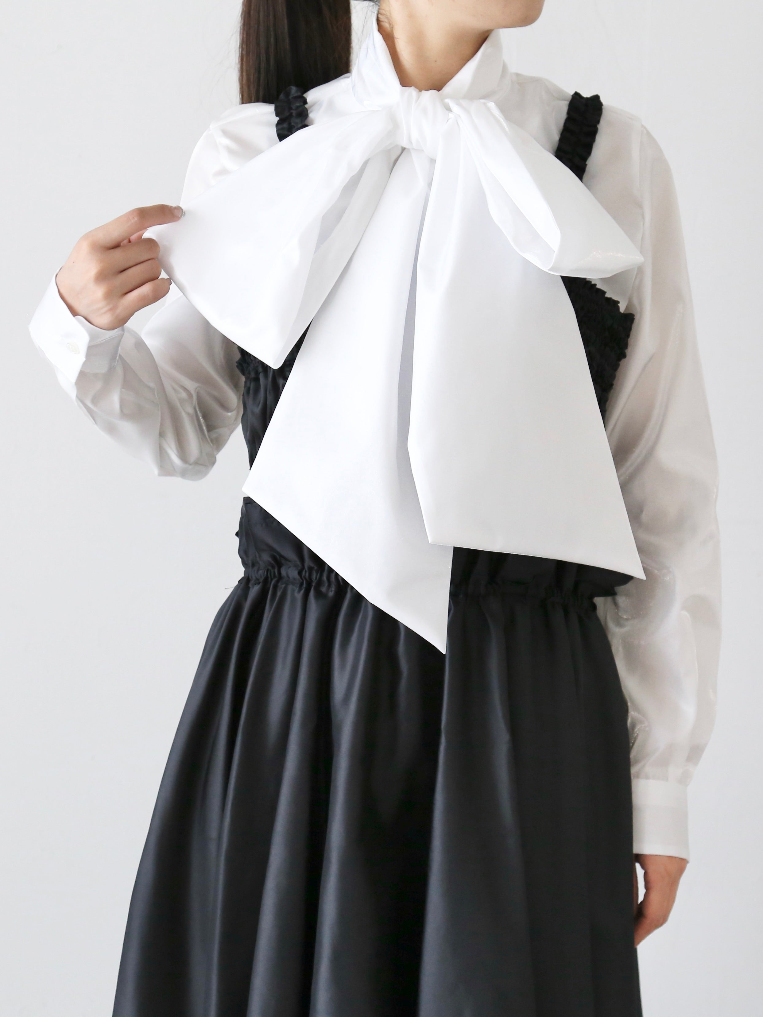 noir kei ninomiya ノアールケイニノミヤ　ブラウス 新品noir kei ninomiya⭐︎ブラウス