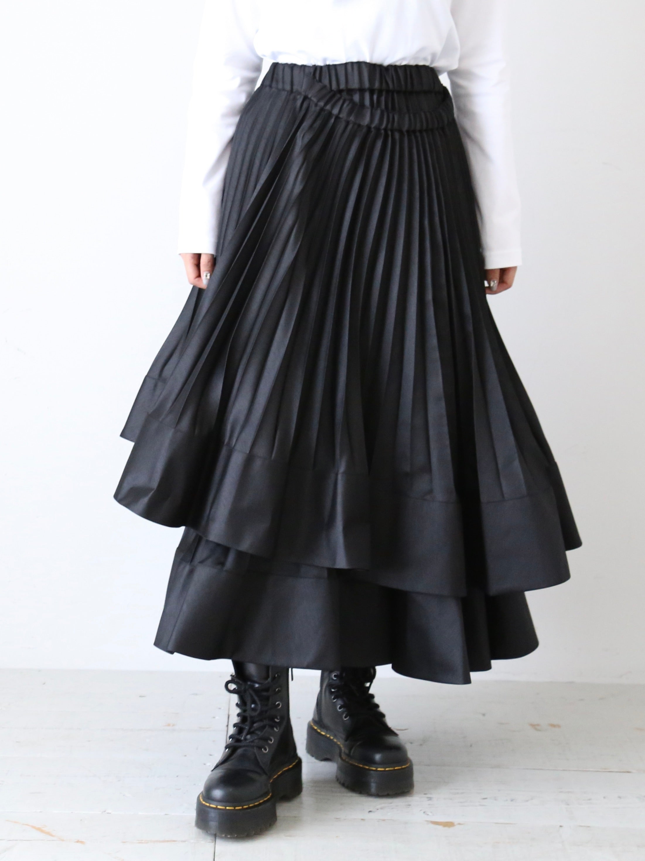 noir kei ninomiya エステルバックサテンプリーツスカート [3N-S006 