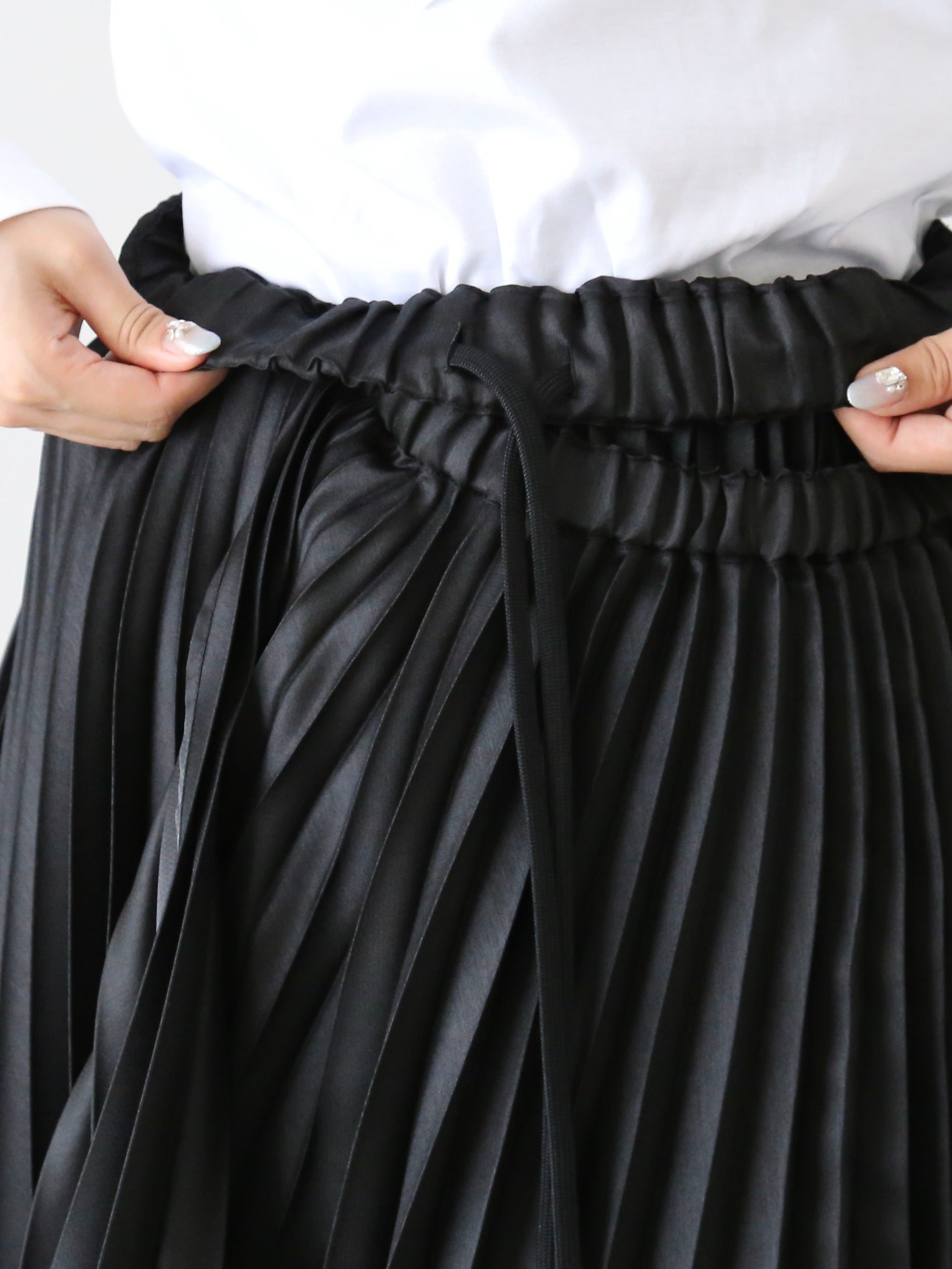 noir kei ninomiya エステルバックサテンプリーツスカート [3N-S006 