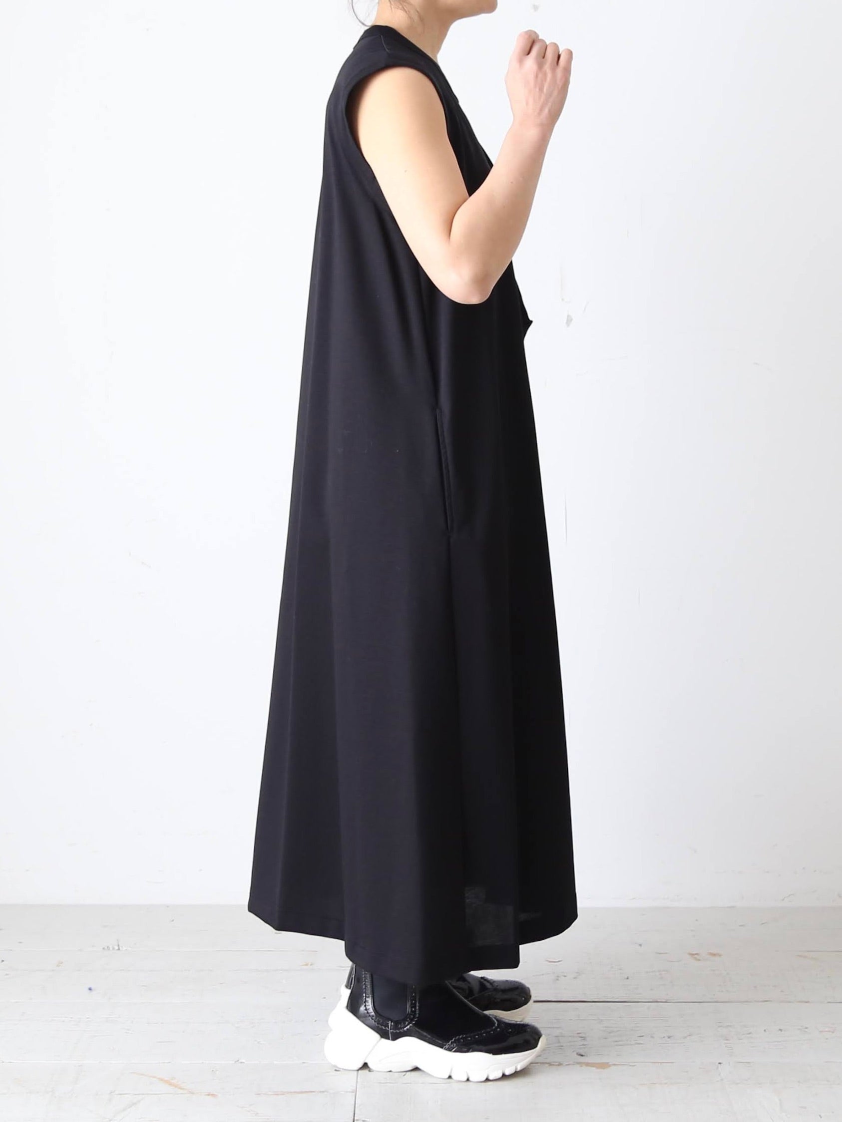 noir keininomiya ドレス NOIR KEI NINOMIYAが鋭利なステンレス素材で挑む、ダークな世界
