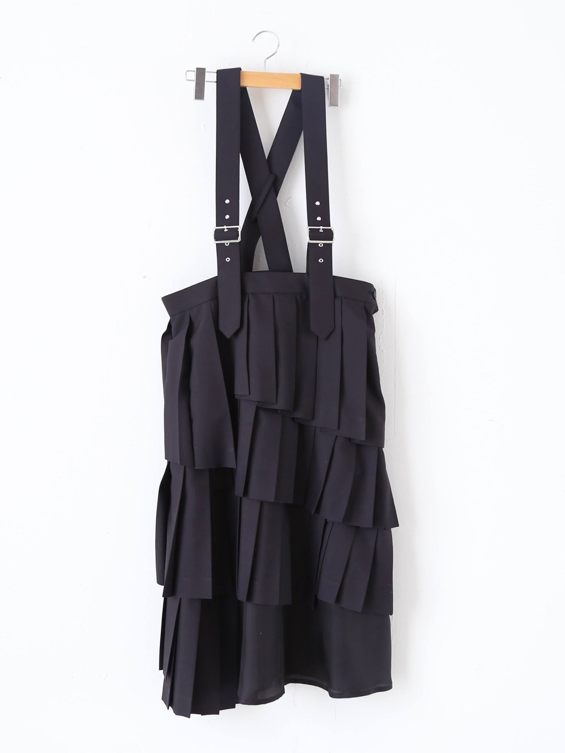 noir kei ninomiya ウールエステルギャバジンジャンパースカート [3Q