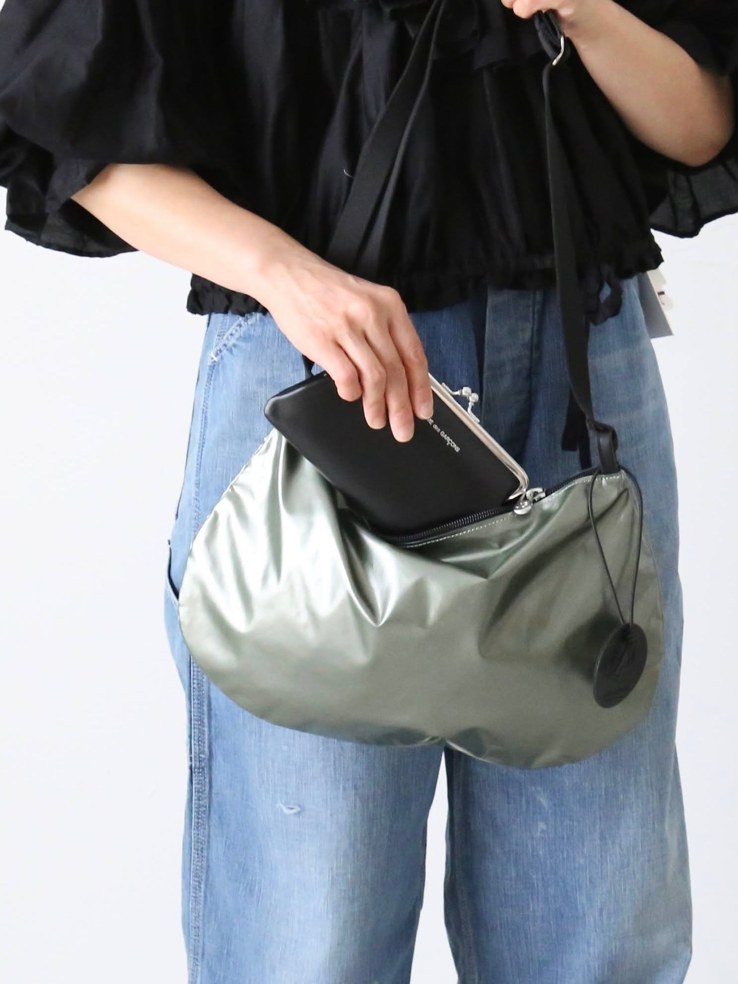 Wallet COMME des GARCONS キスクラプス(M) [8Z-C072-051]