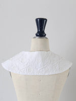 Load image into Gallery viewer, [Pre-order] R&amp;D.M.Co- no.8291 Embroidery &amp; Shrink Collar (Arrival expected July-September)
