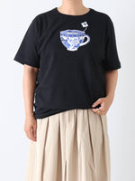 Load image into Gallery viewer, [Pre-order] R&amp;D.M.Co- no.8265 Blue Willow Men's Milk Tea T-Shirt (Arrival expected July-September)
