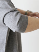 Load image into Gallery viewer, Veritecoeur 5-Color V-Neck Knit Sewn [ST-137]

