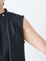 Load image into Gallery viewer, R&amp;D.M.Co- Flower Scallop Sleeveless Dress [5698]
