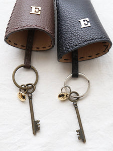 エバゴス　鍵　チャーム ebagos キーホルダー フニュシュリンク ソフト E ロゴ – CREER