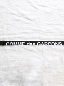 Wallet COMME des GARCONS ヒュージロゴベルト [8Z-T301-051]