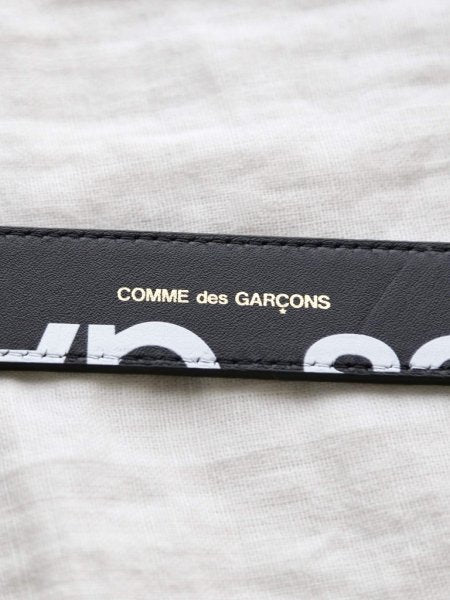 Wallet COMME des GARCONS ヒュージロゴベルト [8Z T – CREER