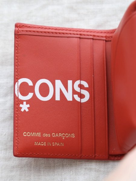 Wallet COMME des GARCONS ヒュージロゴカードケース [8Z-T091-051]
