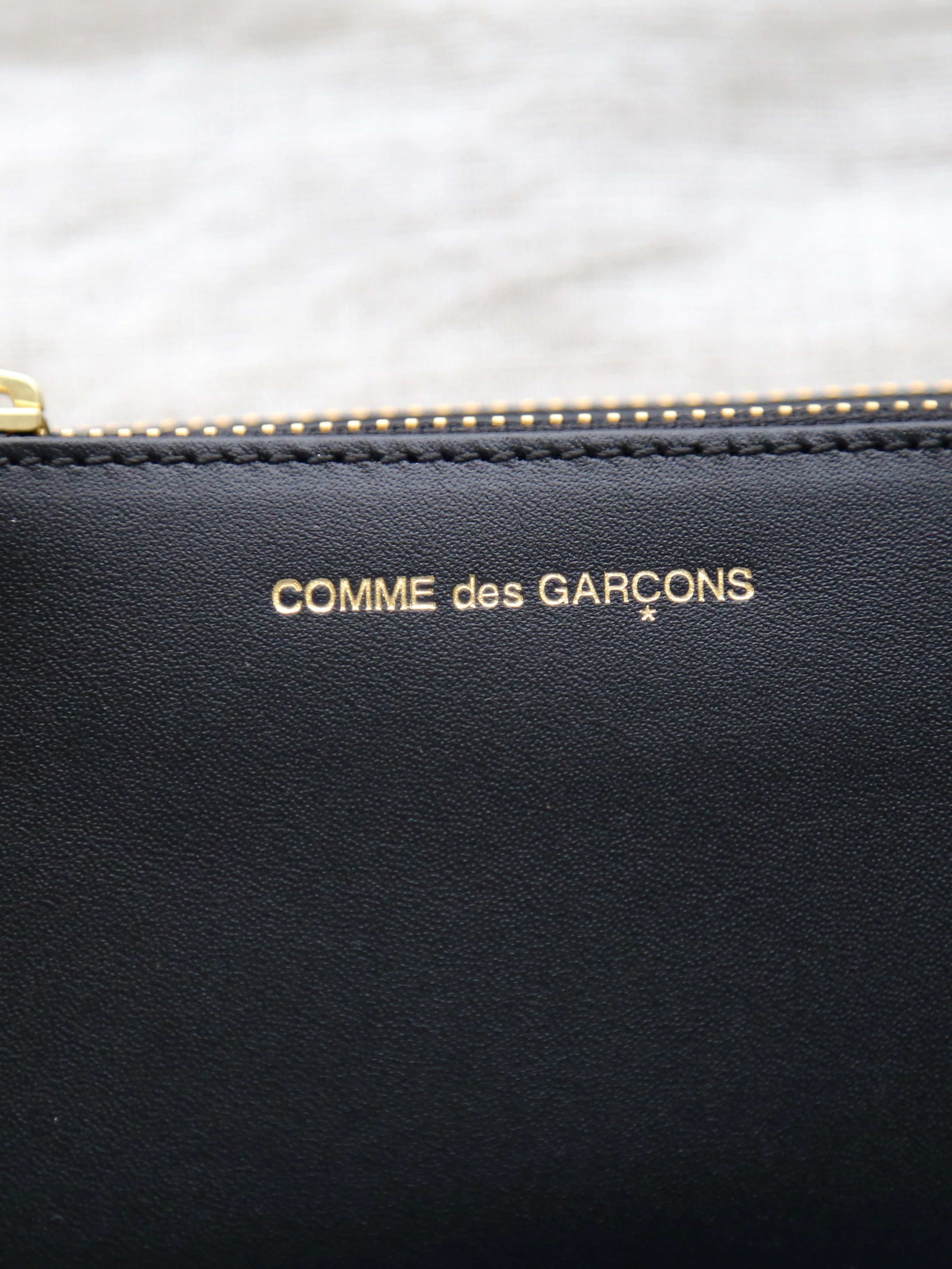 Wallet COMME des GARCONS アウトサイドポケット(ポーチ・S) [8Z-X081-051]